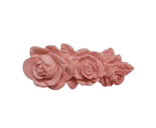 Broche de Tres Rosas en Resina. Rosa