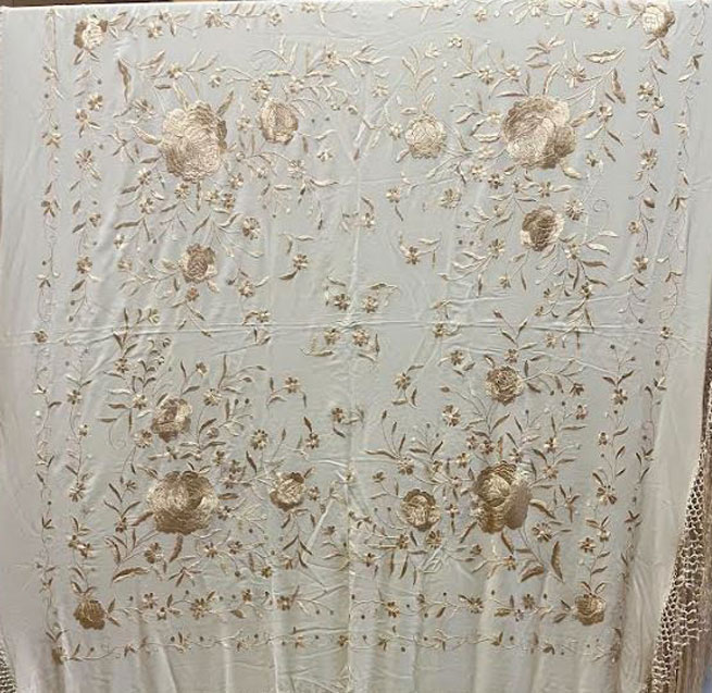 Handmade Manila Embroidered Shawl. Natural Silk. Ref. 1010615BEBE