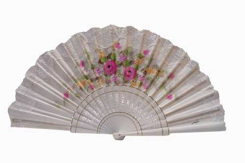 Hand painted fan with white lace. ref. 150ENCJ