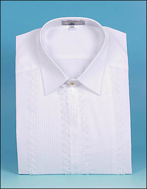 Camisa jareta con cuello y guipur